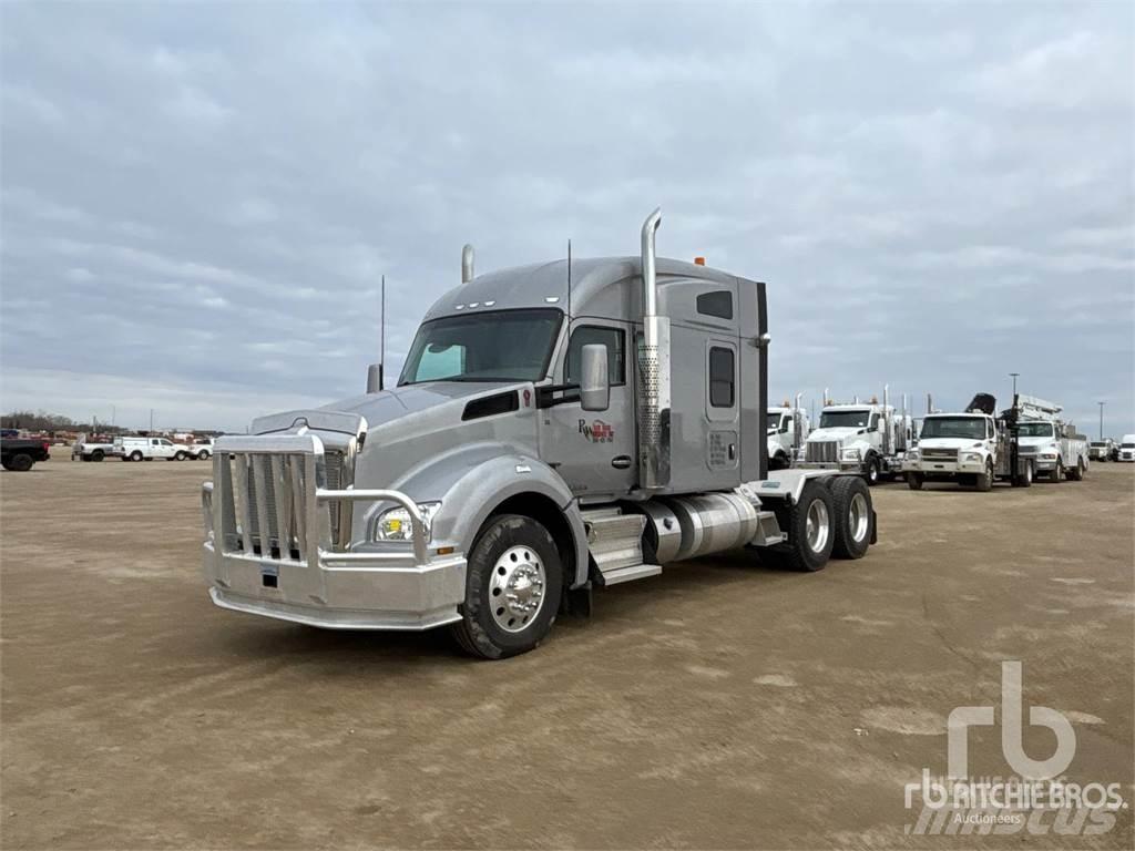 Kenworth T880 Trekkers