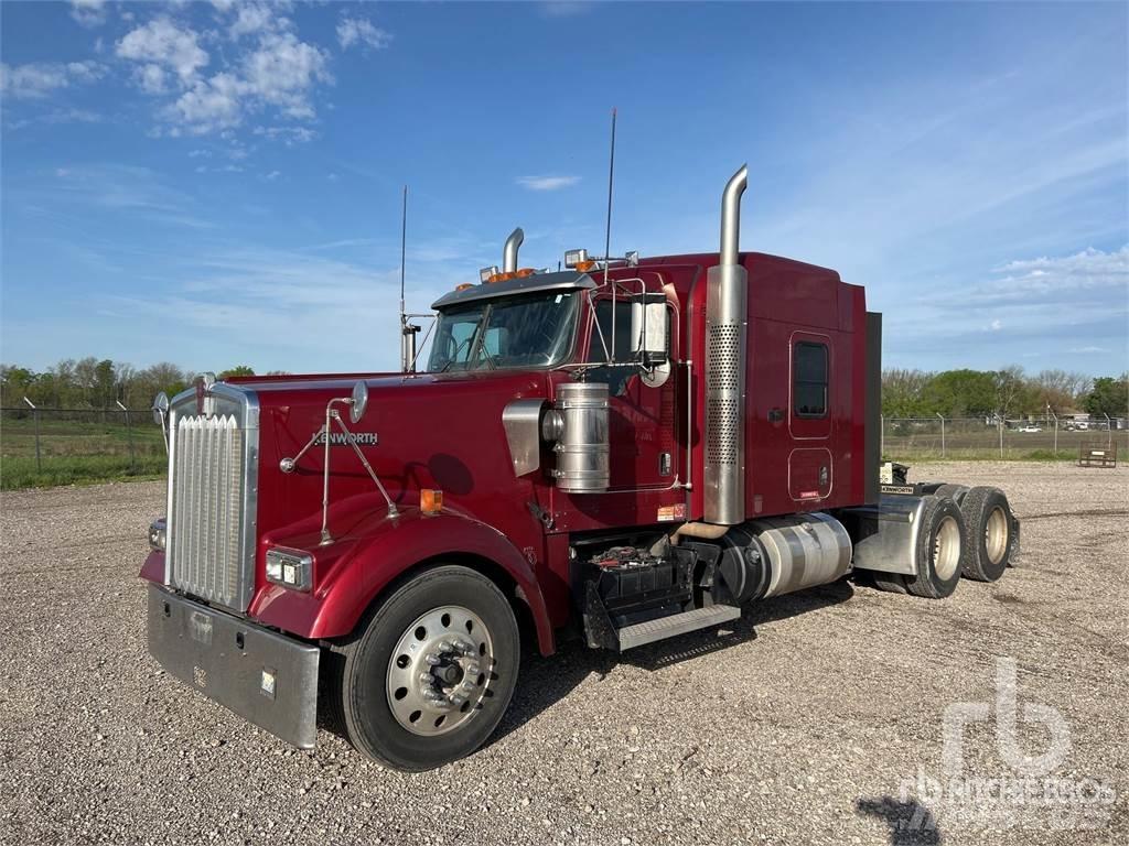 Kenworth W900 Trekkers