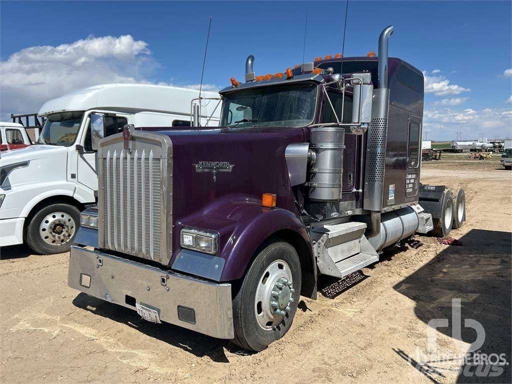 Kenworth W900 Trekkers