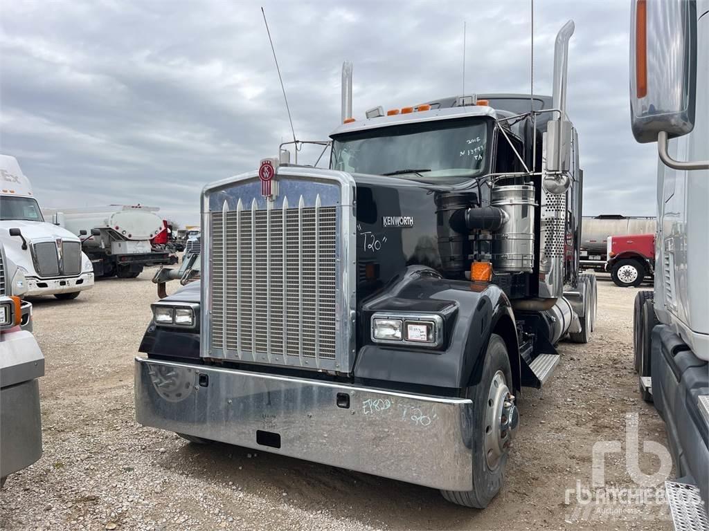 Kenworth W900 Trekkers