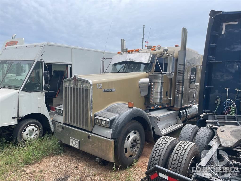 Kenworth W900 Trekkers