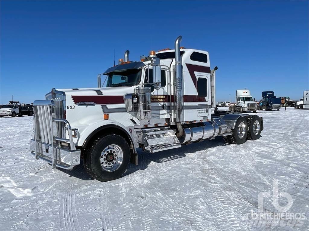 Kenworth W900 Trekkers