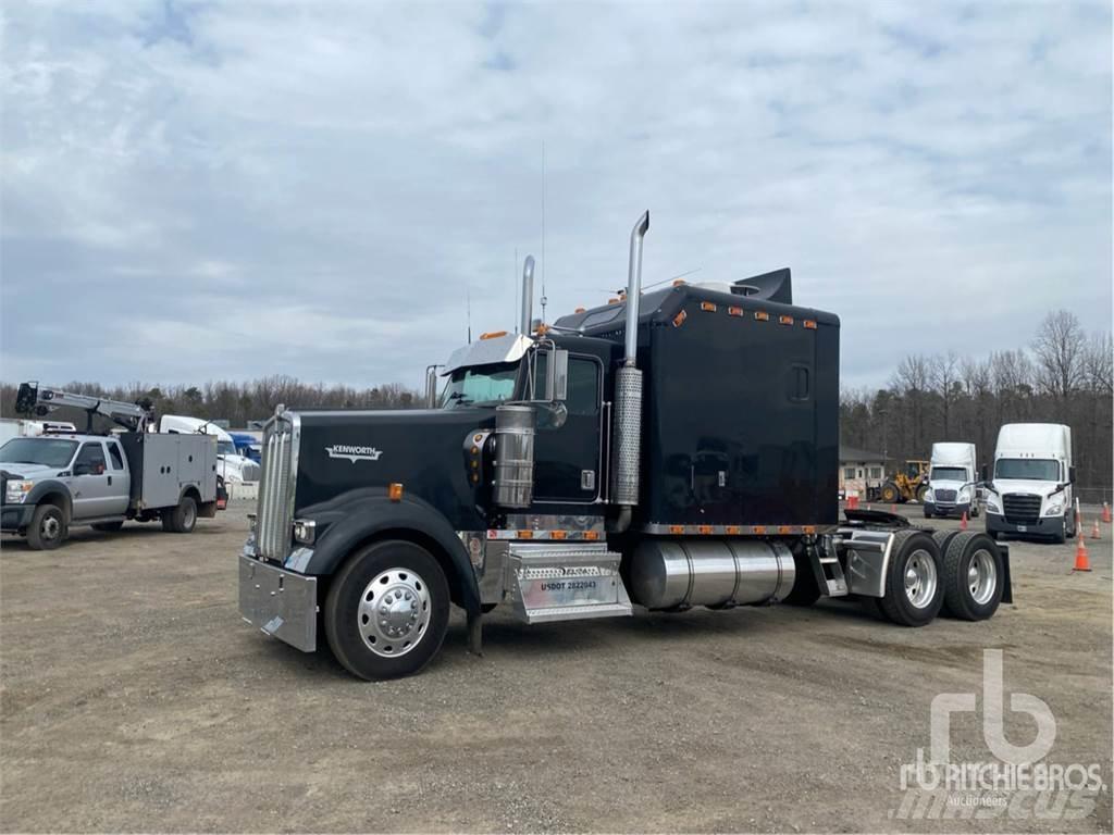 Kenworth W900 Trekkers