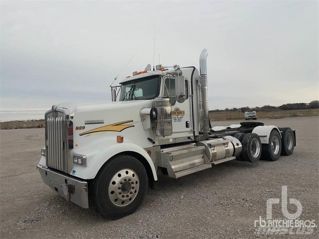 Kenworth W900 Trekkers