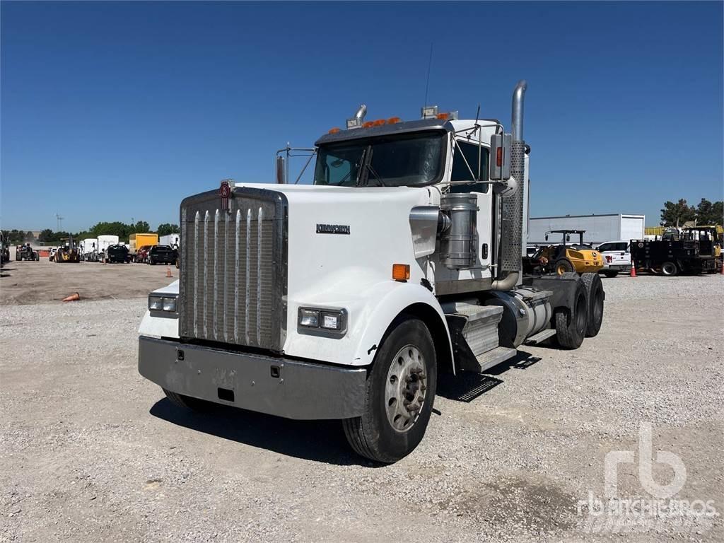 Kenworth W900 Trekkers