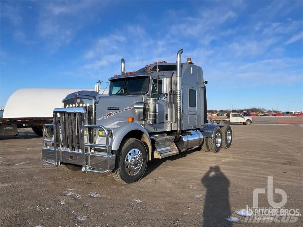 Kenworth W900 Trekkers