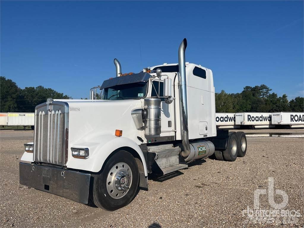 Kenworth W900 Trekkers