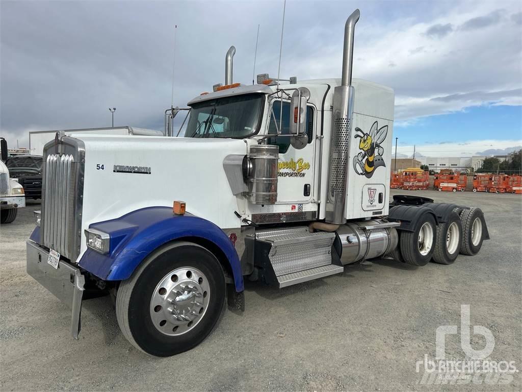 Kenworth W900 Trekkers