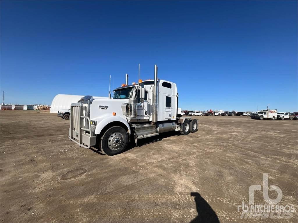 Kenworth W900 Trekkers