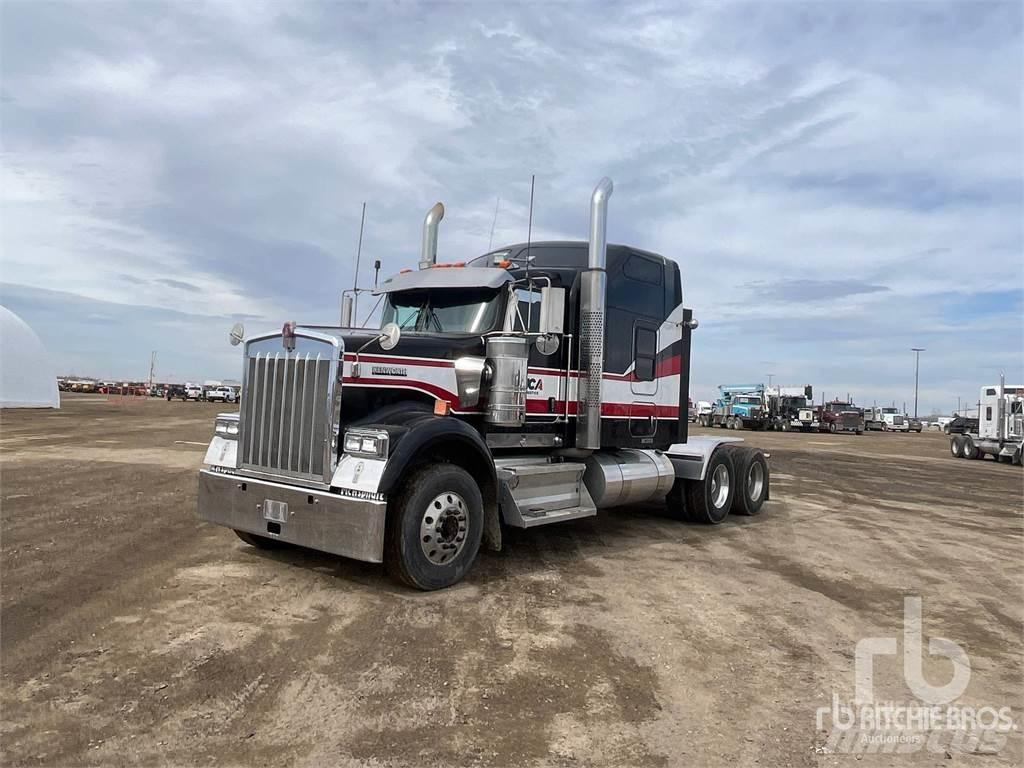 Kenworth W900 Trekkers