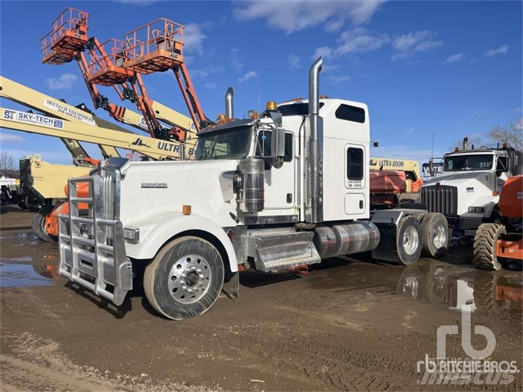 Kenworth W900 Trekkers