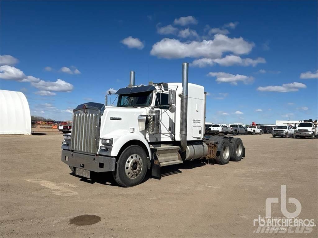 Kenworth W900 Trekkers