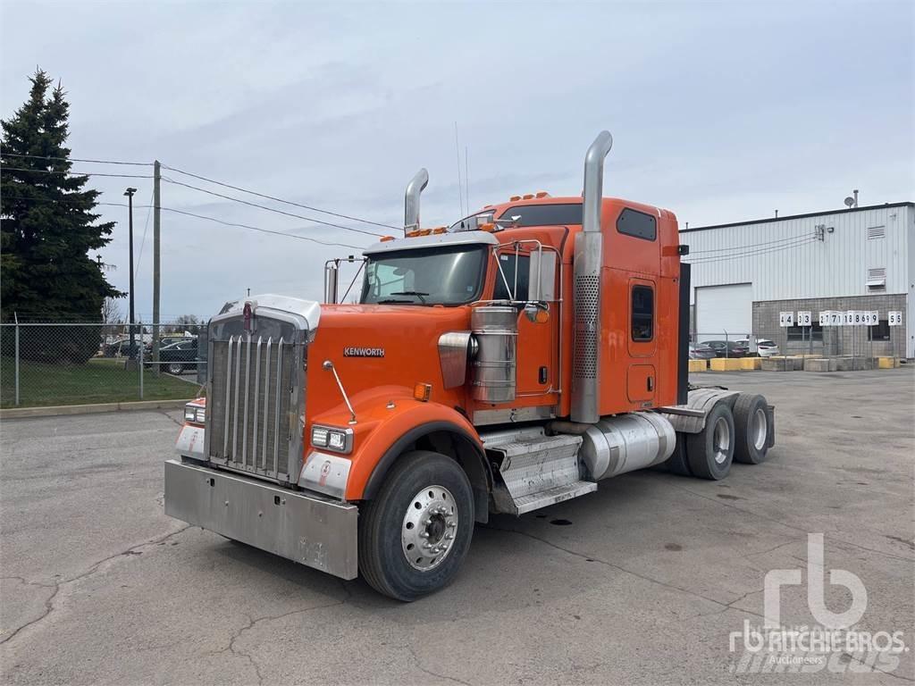 Kenworth W900 Trekkers