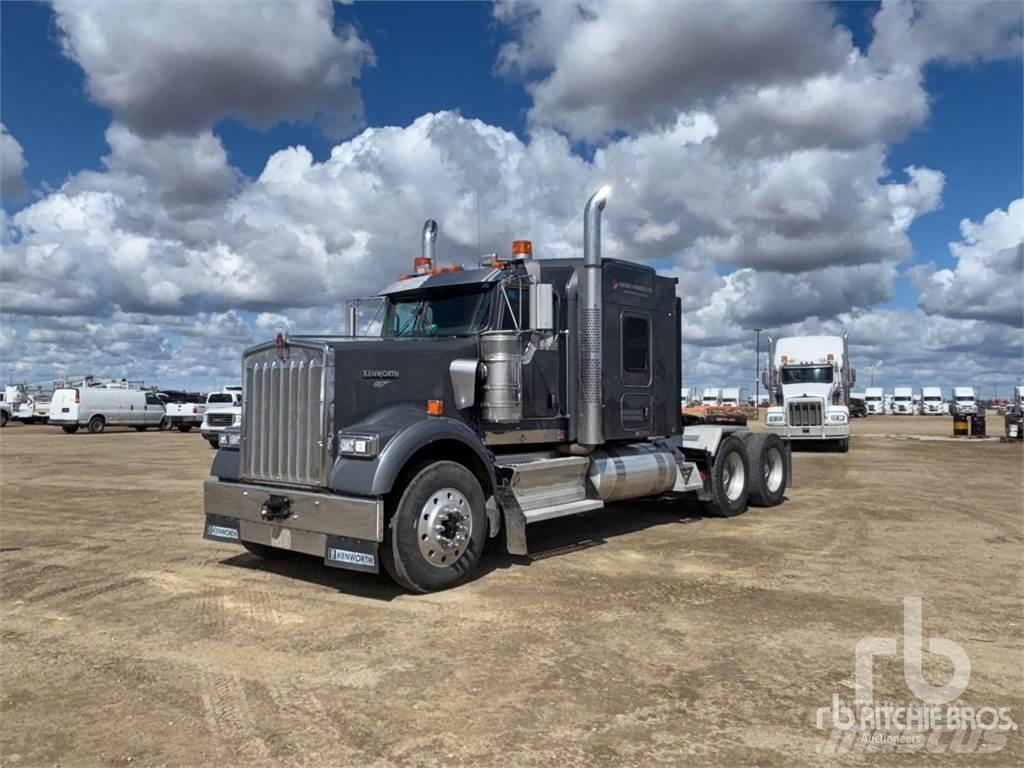 Kenworth W900 Trekkers