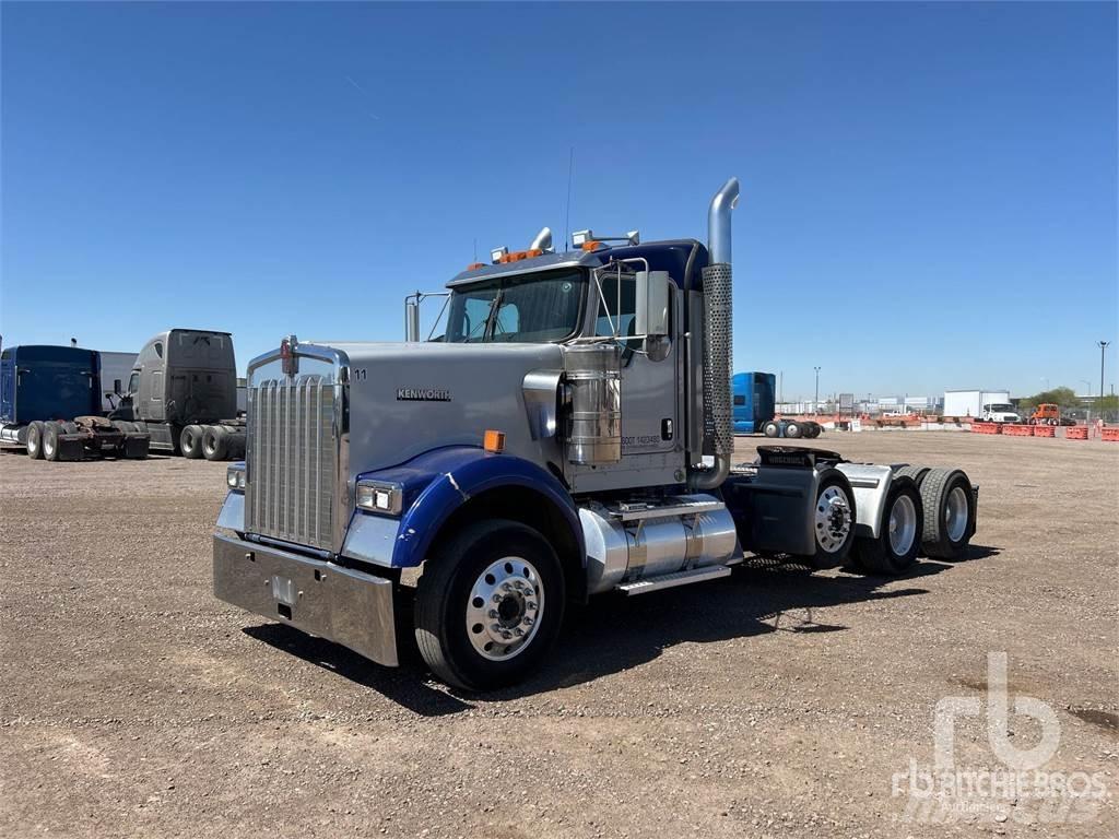 Kenworth W900 Trekkers