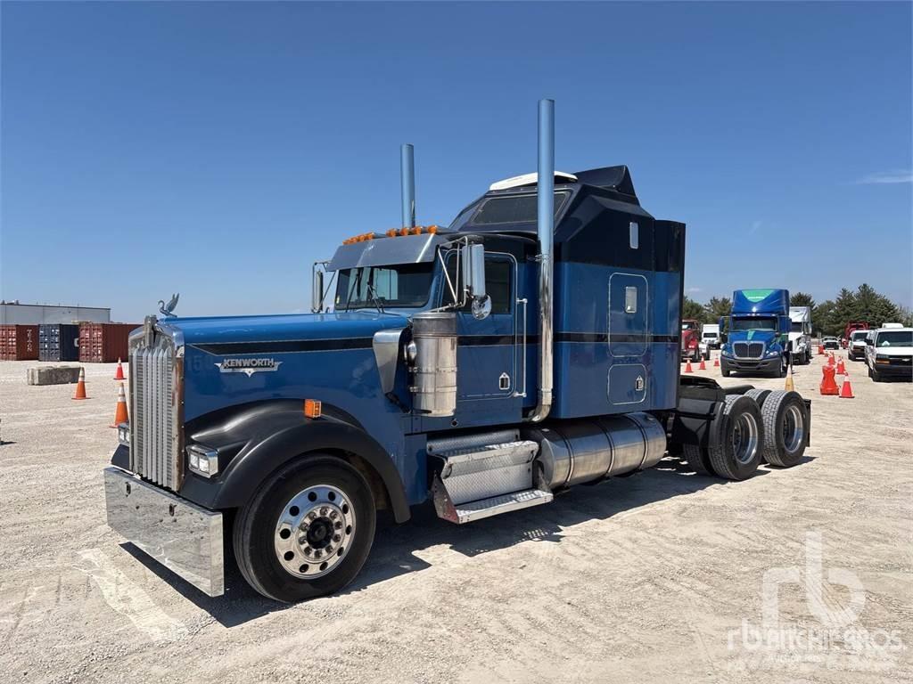 Kenworth W900 Trekkers