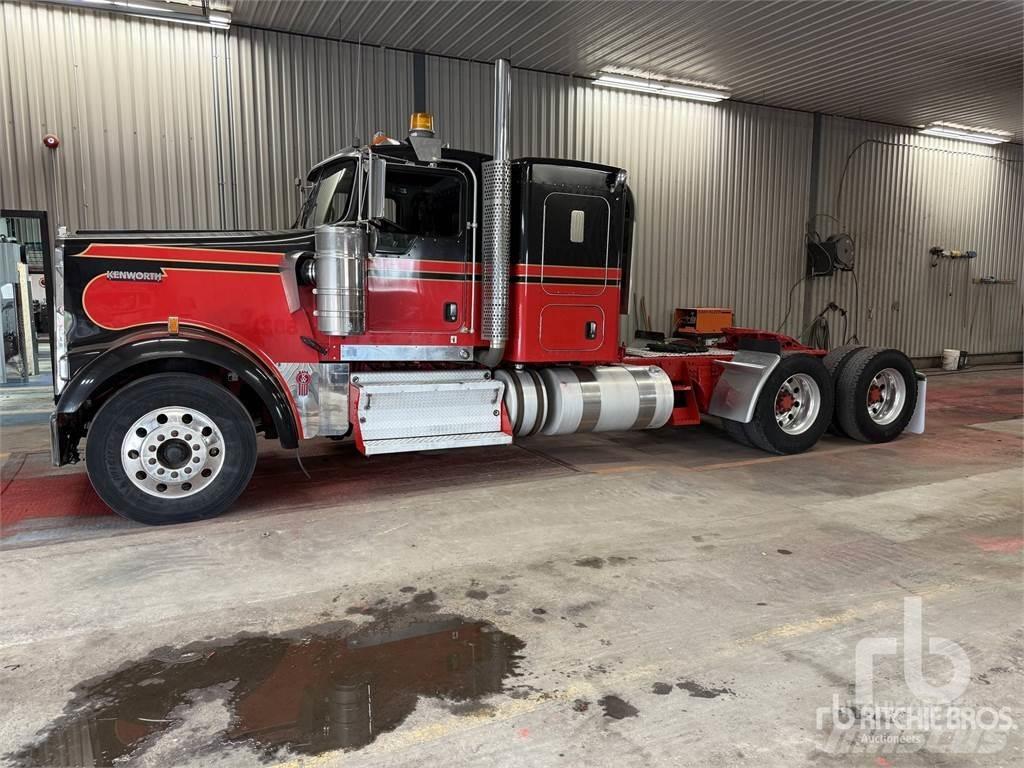 Kenworth W900 Trekkers