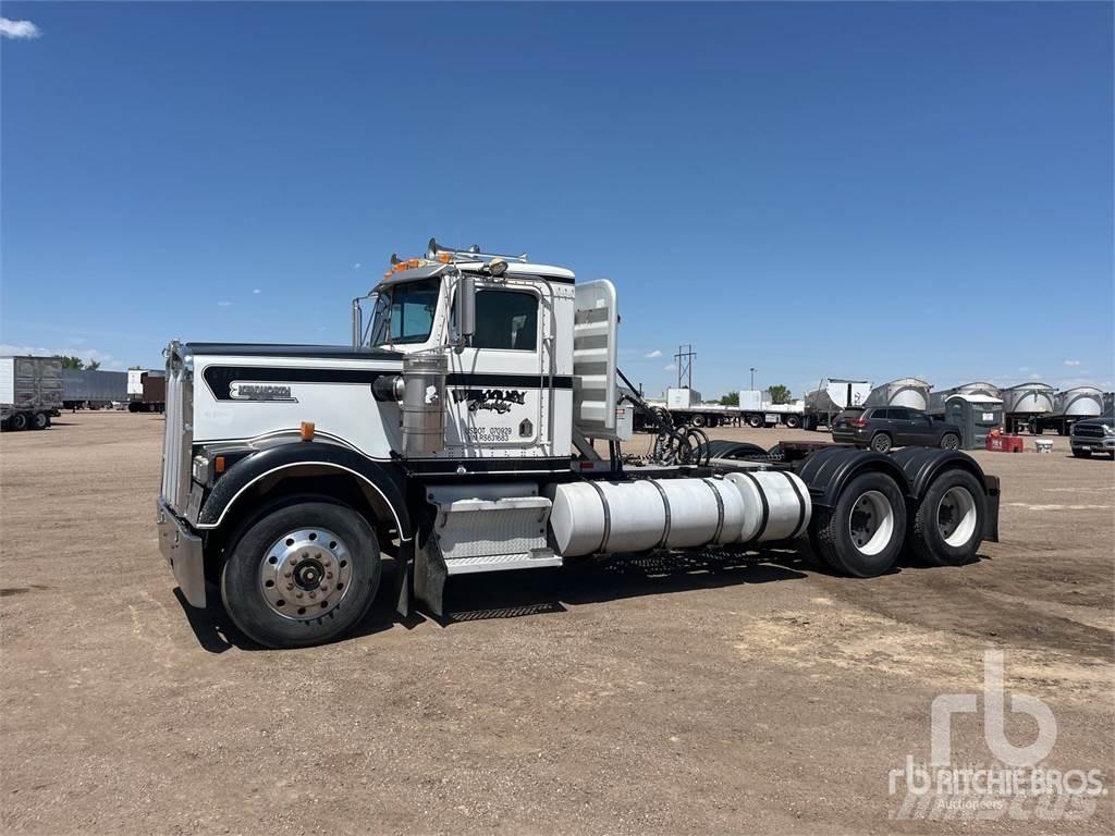Kenworth W900 Trekkers