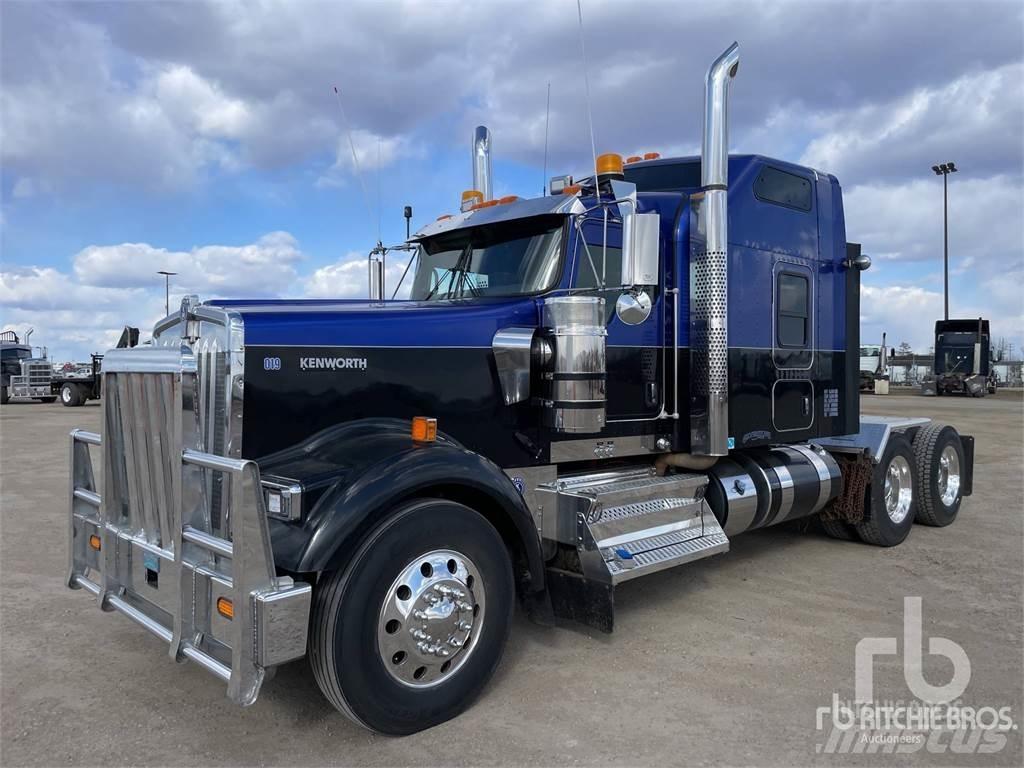 Kenworth W900B Trekkers