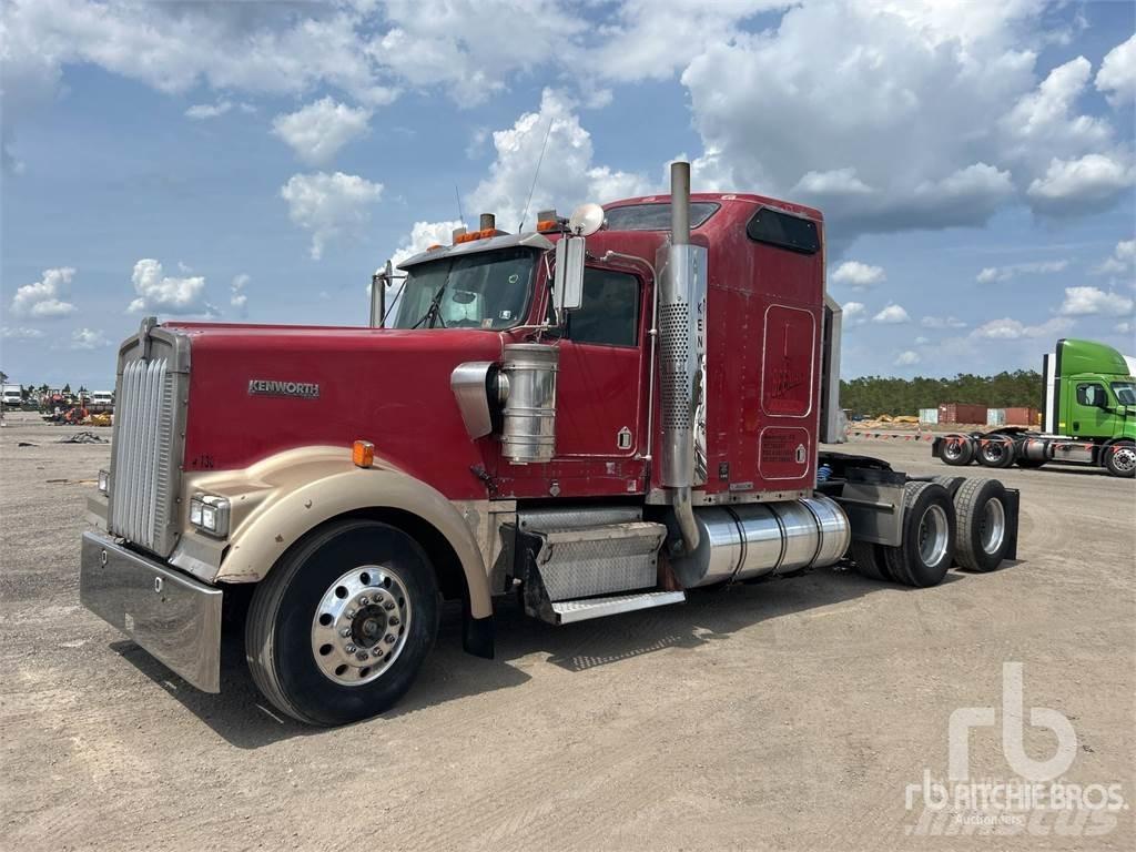 Kenworth W900L Trekkers