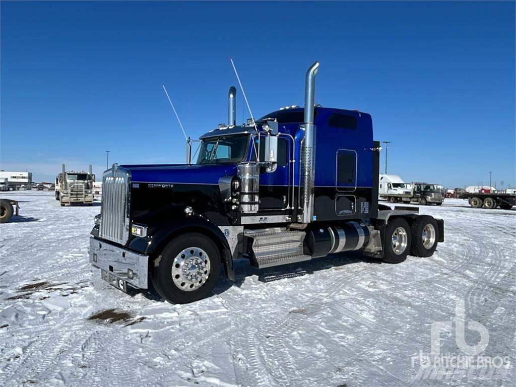 Kenworth W900L Trekkers