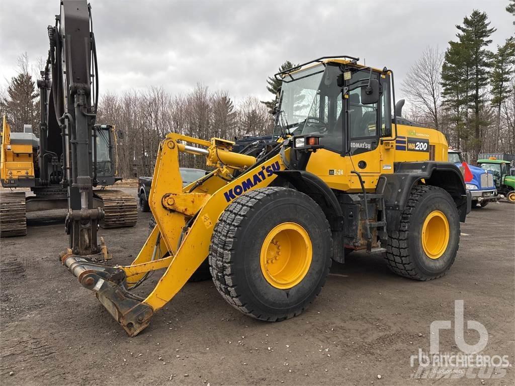 Komatsu WA200-8 Wielladers