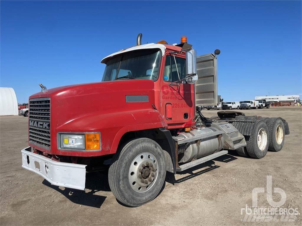 Mack CH600 Trekkers