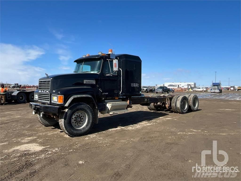 Mack CH613 Chassis met cabine