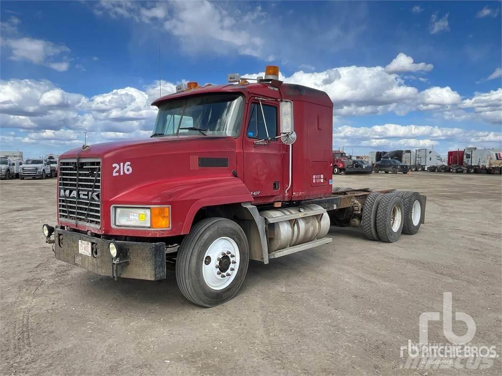 Mack CH613 Chassis met cabine