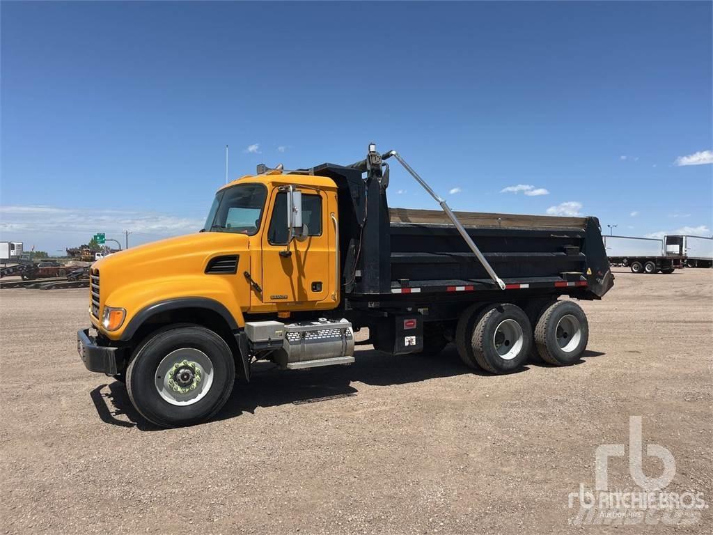 Mack CV713 Kipper