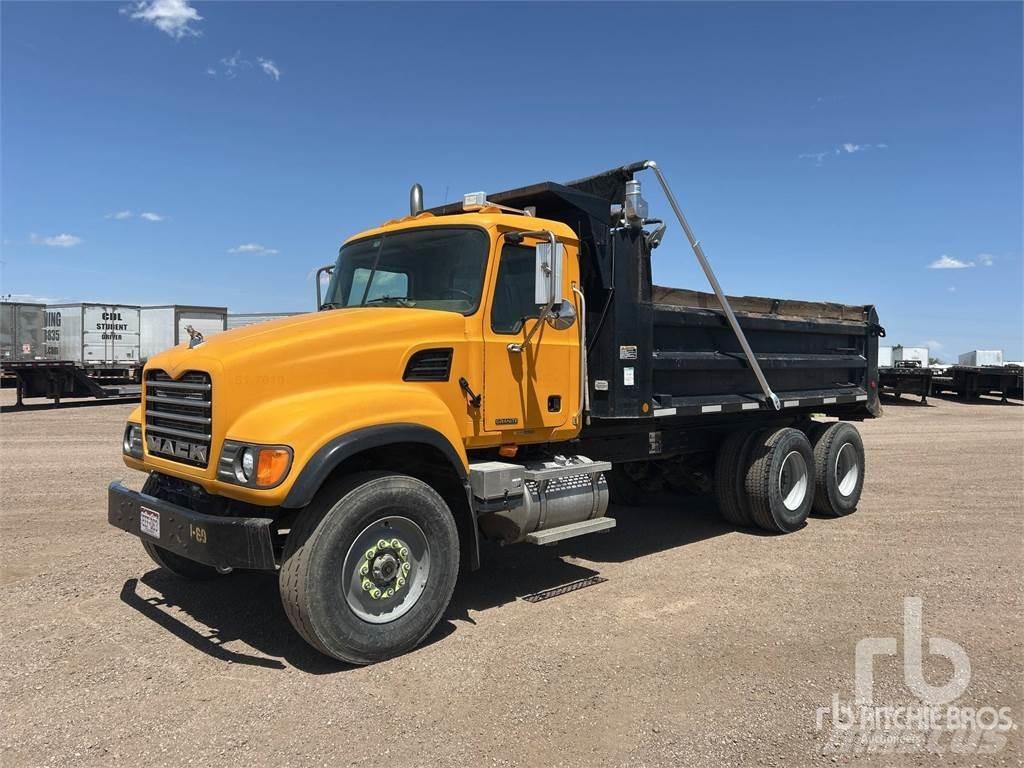 Mack CV713 Kipper