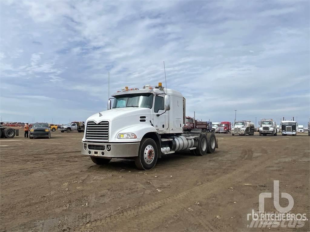 Mack CXU613 Trekkers