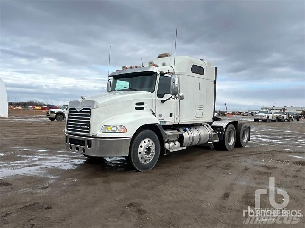 Mack CXU613 Trekkers