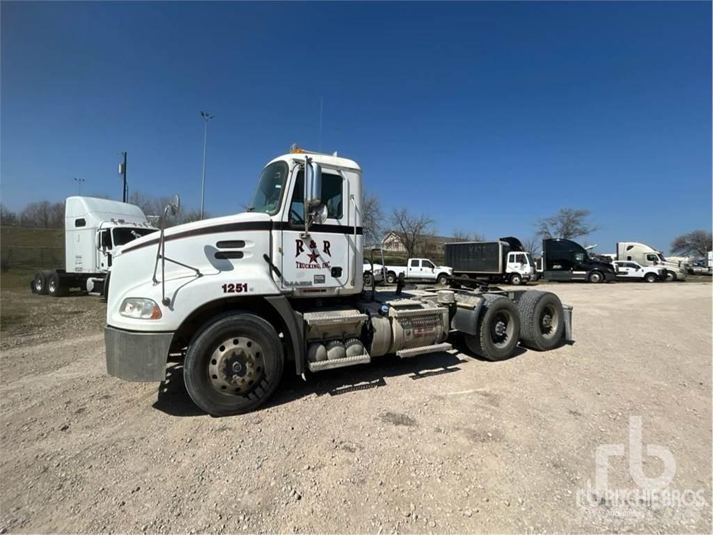 Mack CXU613 Trekkers