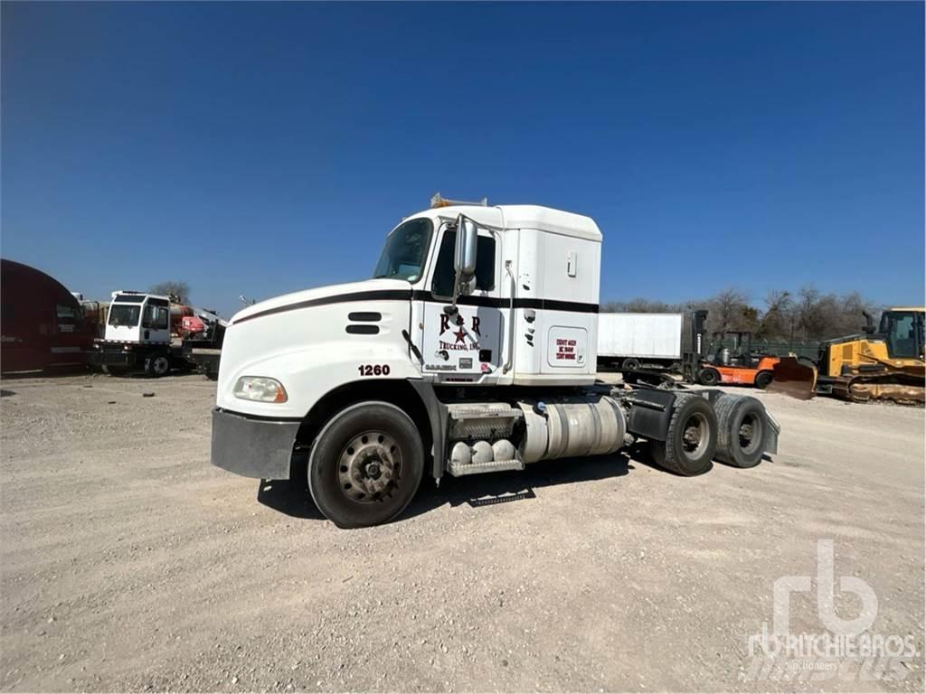 Mack CXU613 Trekkers