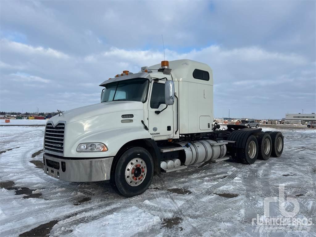 Mack CXU614 Trekkers