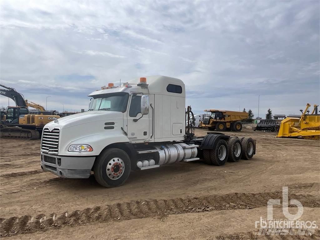 Mack CXU614 Trekkers