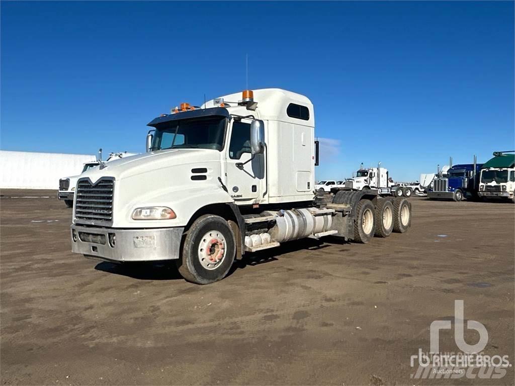 Mack CXU614 Trekkers