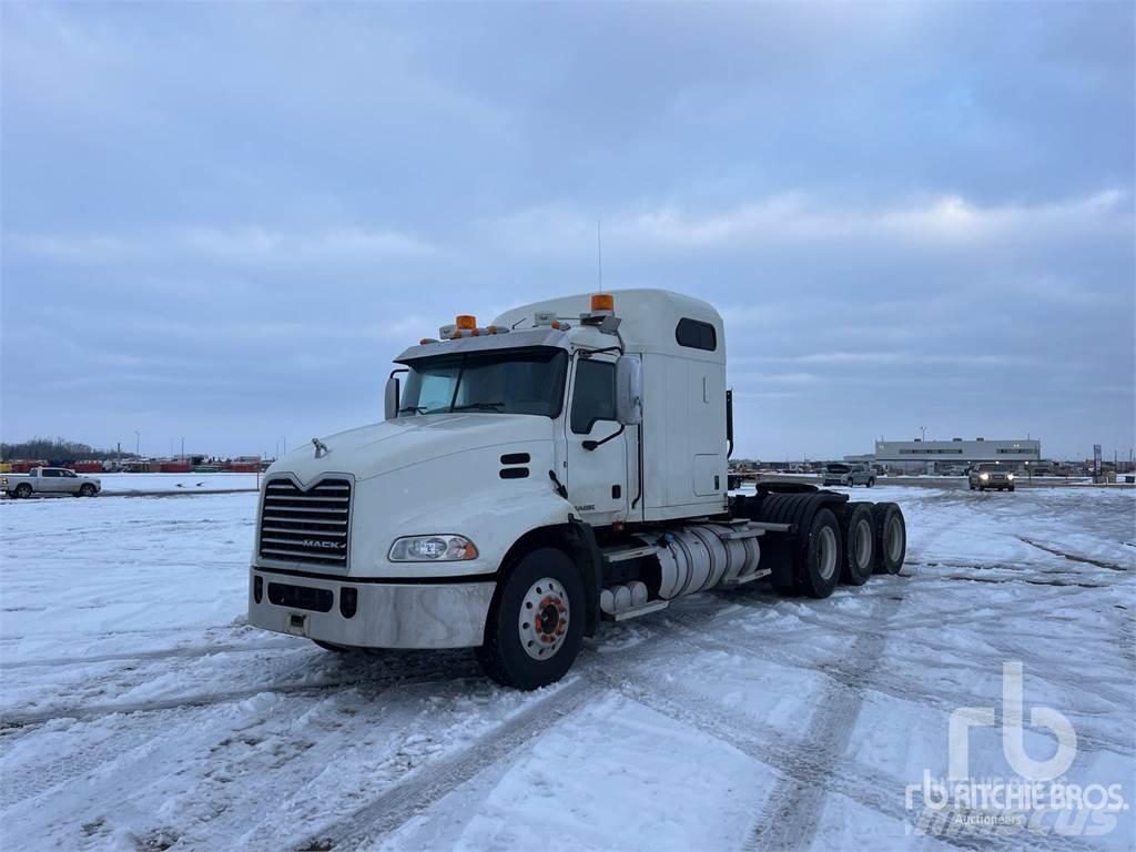 Mack CXU614 Trekkers