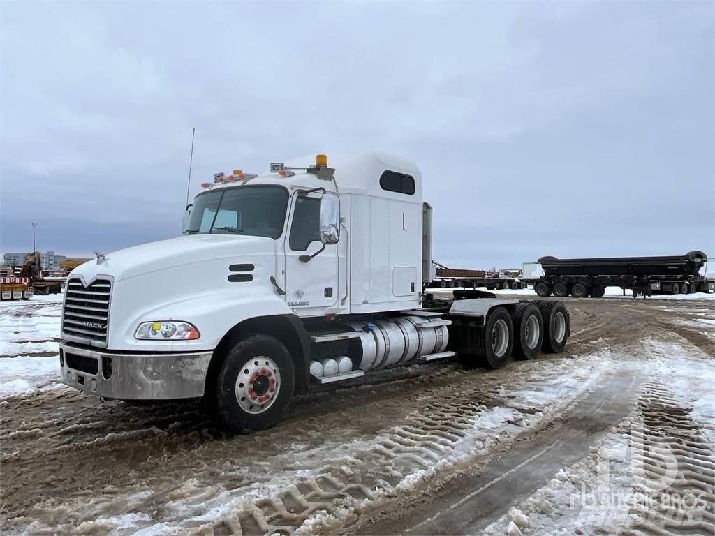 Mack CXU614 Trekkers