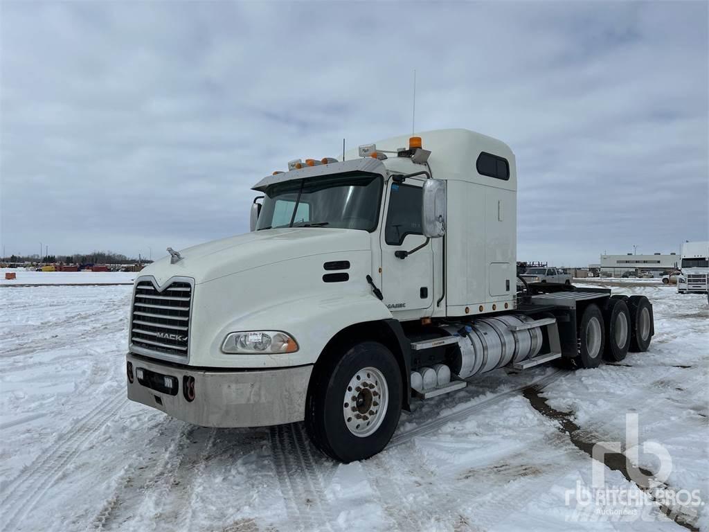 Mack CXU614 Trekkers