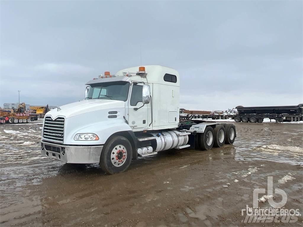 Mack CXU614 Trekkers