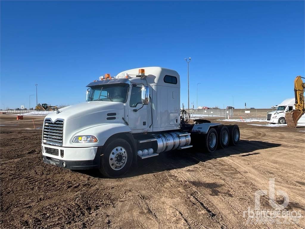 Mack CXU614 Trekkers