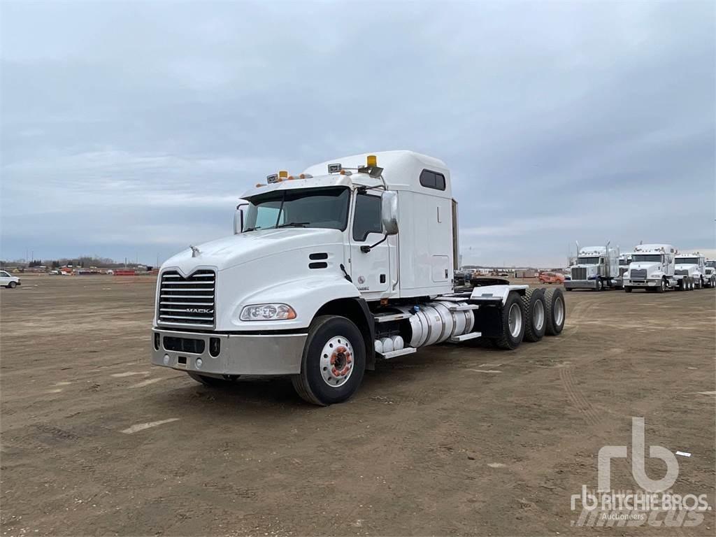 Mack CXU614 Trekkers