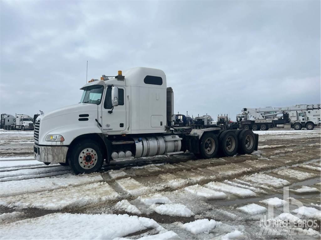 Mack CXU614 Trekkers
