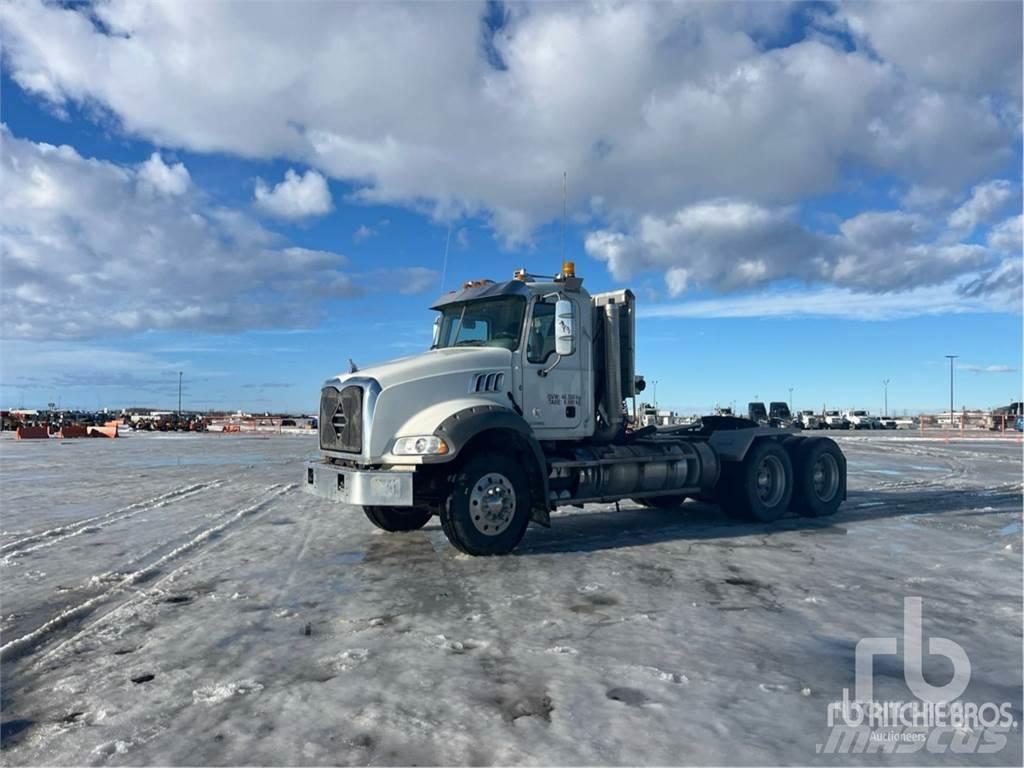 Mack GRANITE Trekkers
