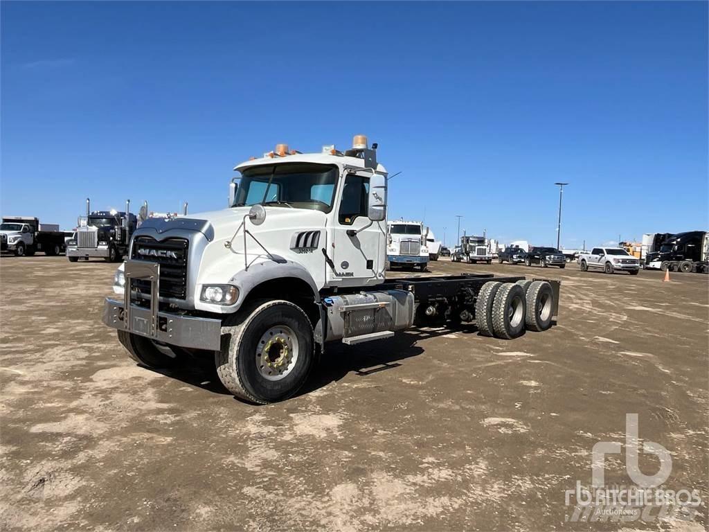 Mack GU433 Chassis met cabine