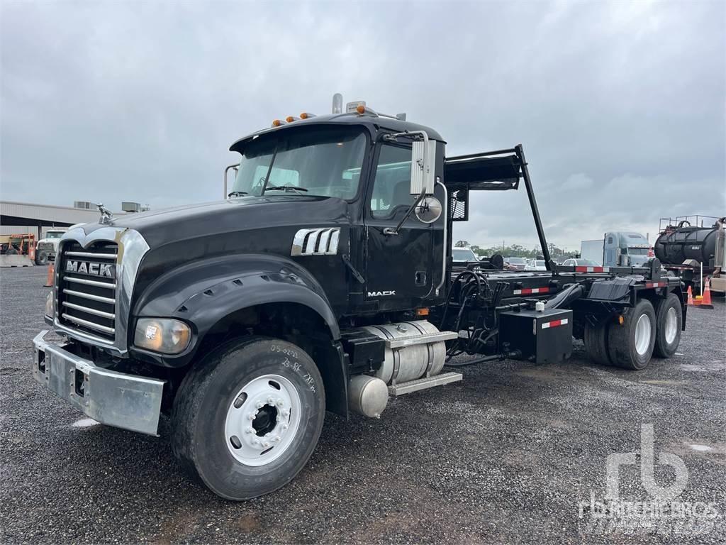 Mack GU713 Containertrucks met kabelsysteem