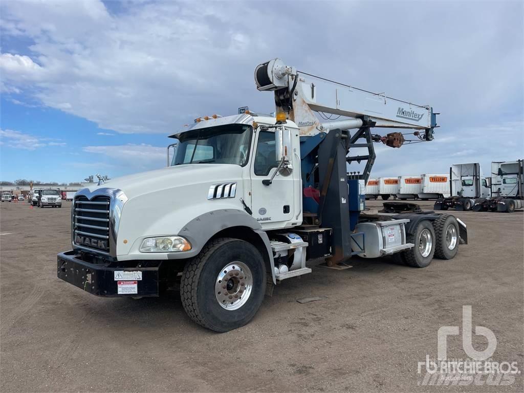 Mack GU813 Vlakke laadvloer met kraan