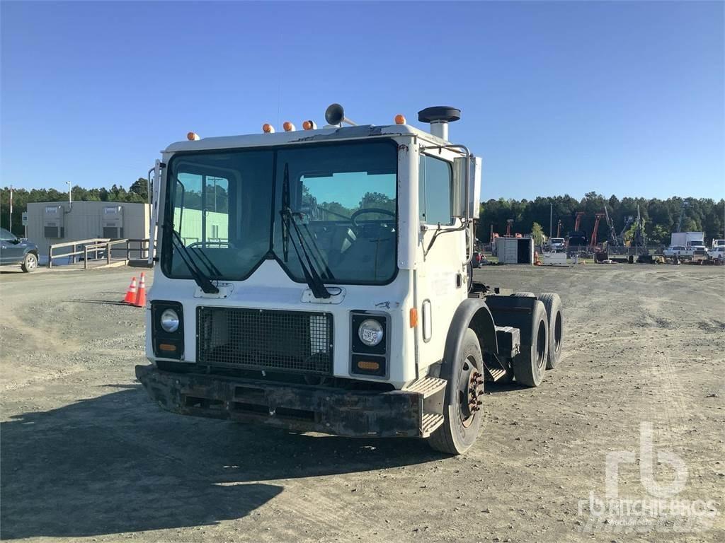Mack MR688S Trekkers